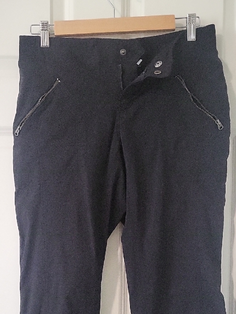 Women’s Athleta Trekkie Jogger Pants Size 8 Black Athletic Travel Pants - Picture 7 of 11